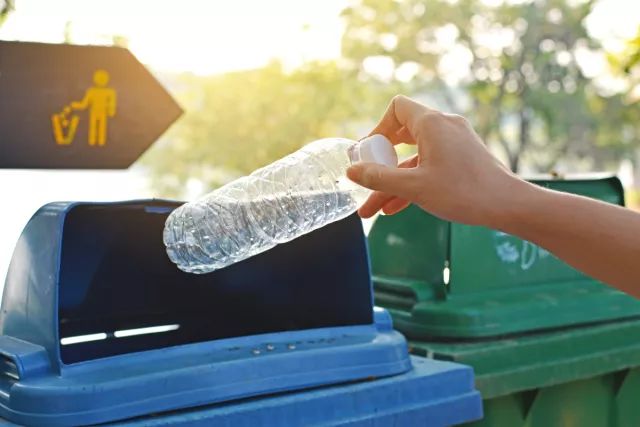 別光抱怨空氣污染、環境惡化，你扔的那個塑膠瓶到哪裡去了？ 科技 第9張