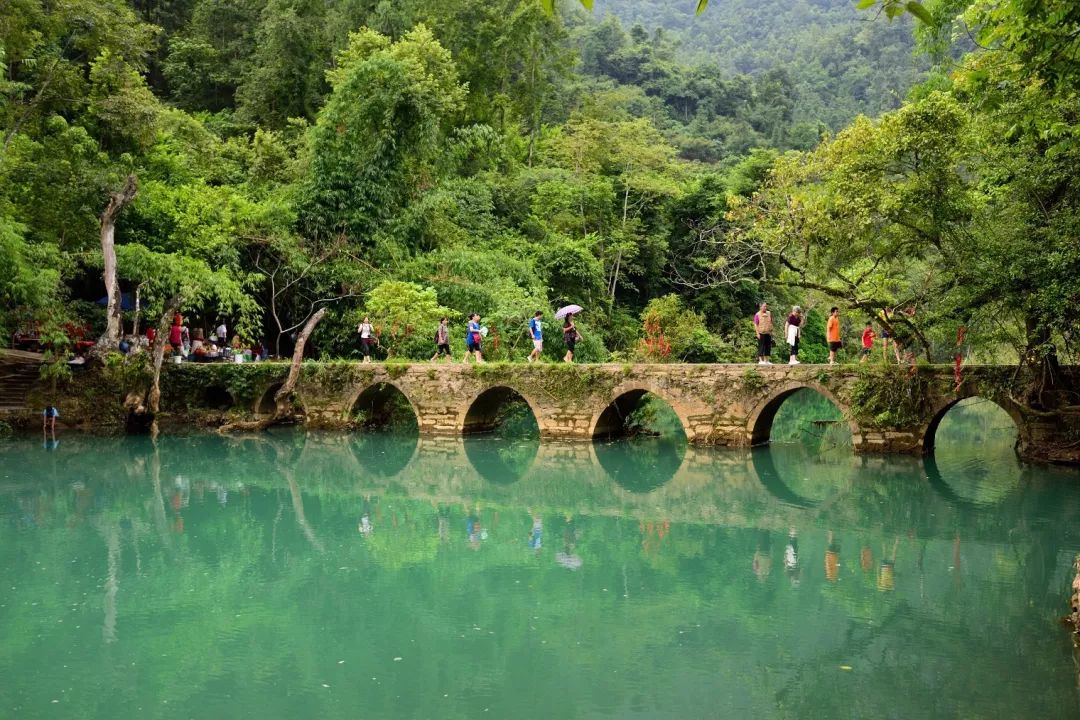 今天起,广西人凭身份证去贵州避暑旅游,景点门票和高速统统5折!