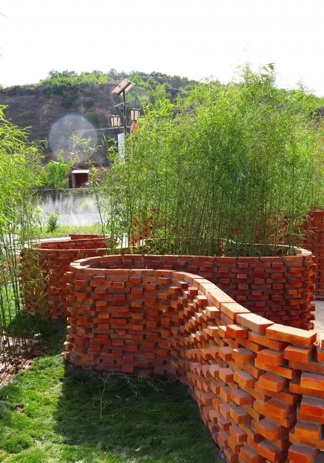 砖艺迷宫花园:智能自动砌筑