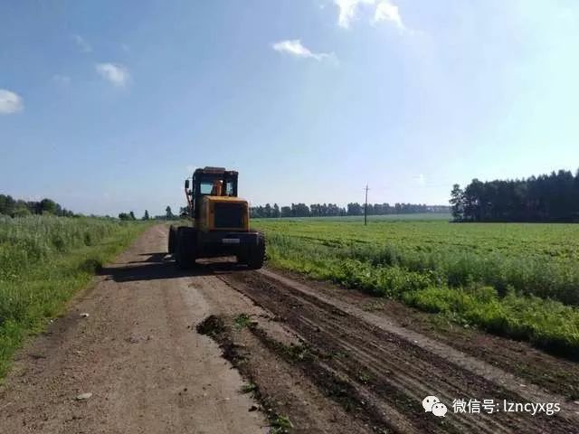 【公路养护】龙镇农场社会事务部公路管理站维修田间路