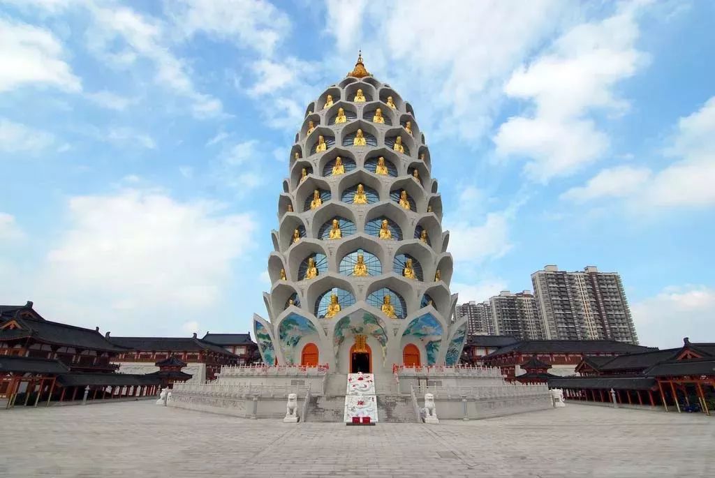 宝林禅寺: 位于常州武进春秋淹城遗址西隅,为南朝梁武帝萧衍营造的