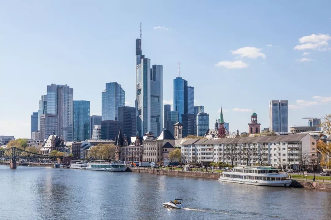 Discovering Frankfurt Am Main: A Guide to Uncovering the City's Hidden Gems and Iconic Attractions