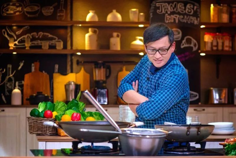 从7月初开始,贵州卫视精品美食节目《詹姆士的厨房》在每期节目中推出