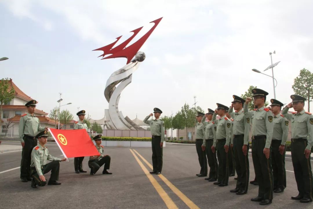 部队前身最早为2001年11月组建成立的武警部队首个直升机大队,17年来