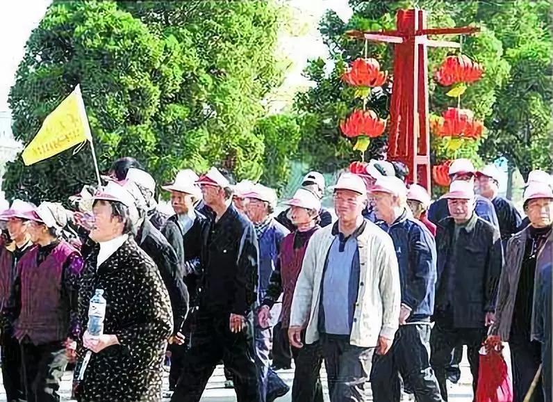 夕阳红旅行社选址应在乡村核心地段,床位30张左右,政府一次性补贴