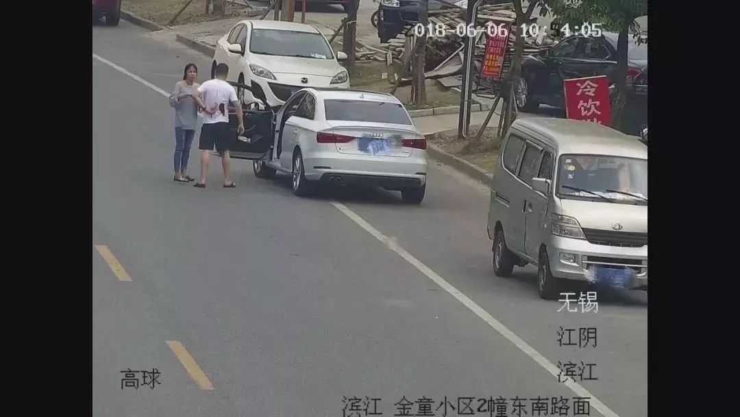 【视频】江阴一男子当街拿刀捅人抢钱，民警特警迅速出动，9分钟抓捕归案！