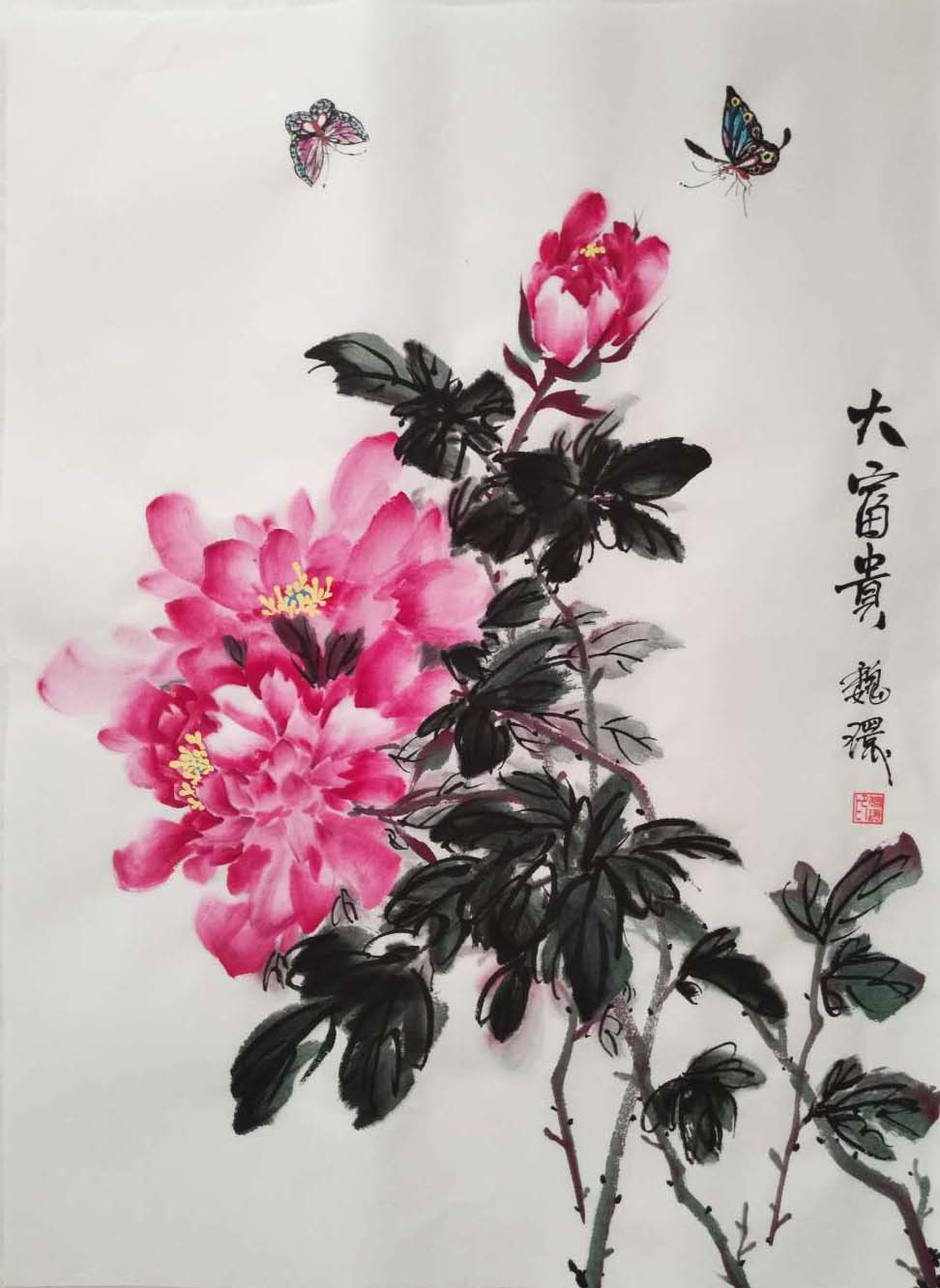 画家魏环刻苦钻研国画以牡丹荷花见长