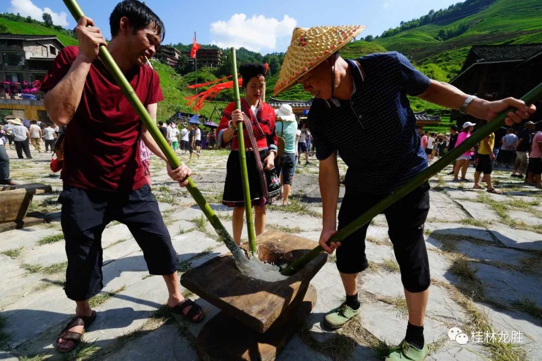 广西龙胜:瑶族同胞欢度"晒衣节"