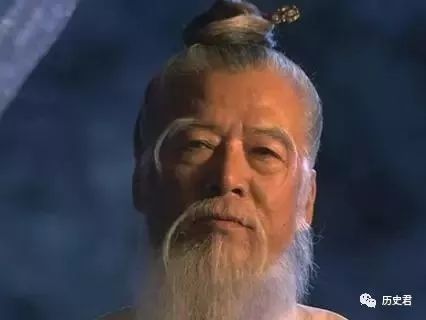 相士:你将被困在三尺土下,然后可富贵!此人大惑不解,却都应验