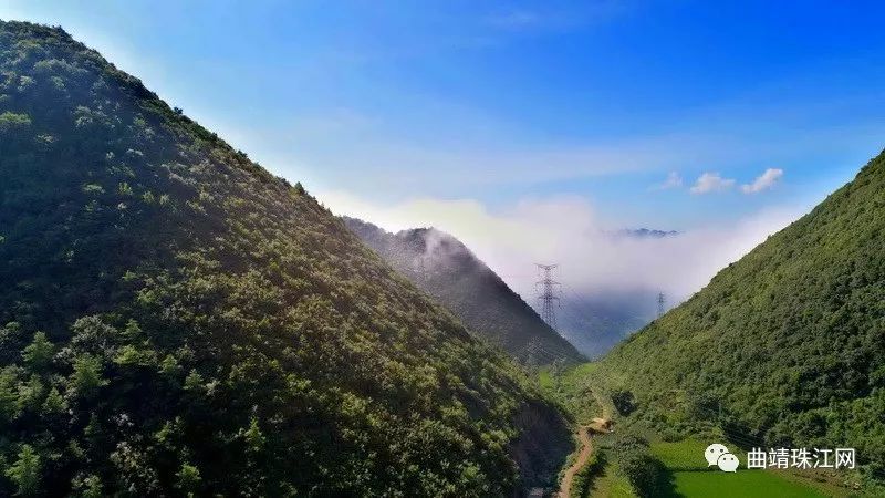 十八连山镇驻地雨汪村位于富源县城南部,距离县城132公里,境内有十八