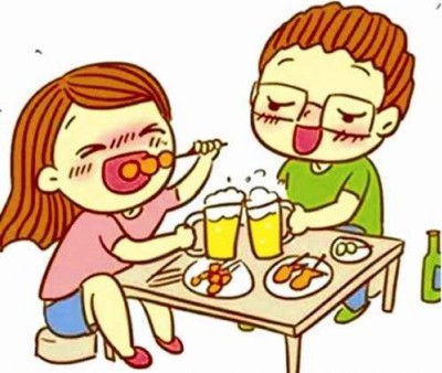 夏季聚会宵夜,当你端起酒杯时要牢记"切莫贪杯"!