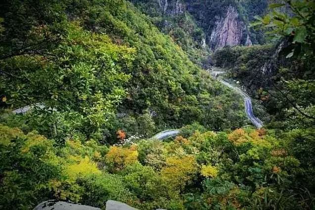 美景不亚于国内外那些知名的乡村的地方,今天要给大家说的河南西峡县