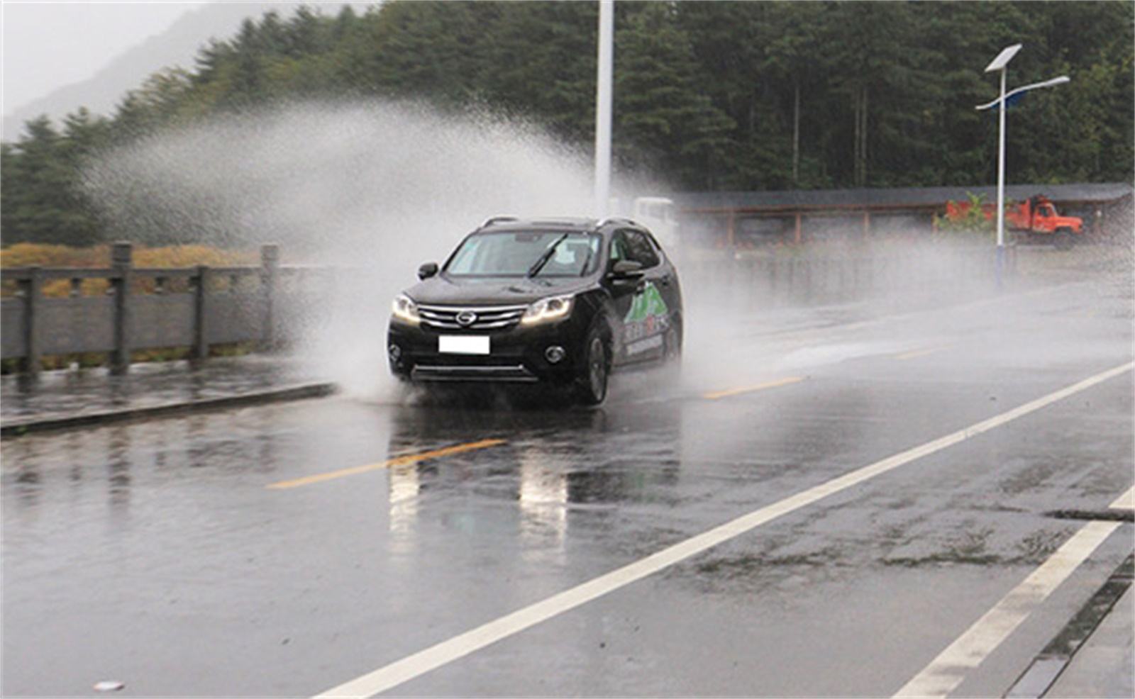 深圳近期降雨频密，交警提醒注意行车安全_深圳新闻网