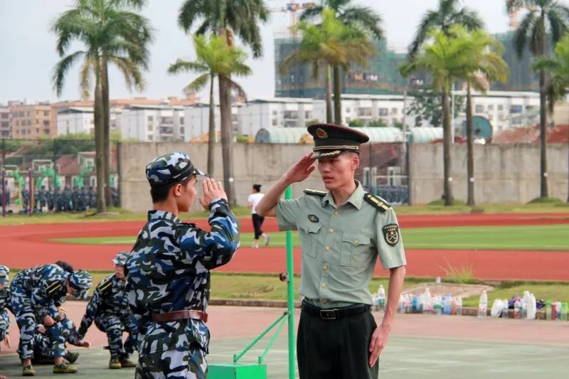 我们留言墙上再见咯~广西师范学院主编 龙妮娜图 甘友桓 韦锐