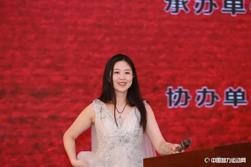 刘瑶主持开幕式奏国歌丰鹤致辞李齐致辞裁判员代表李婧妍宣誓运动员