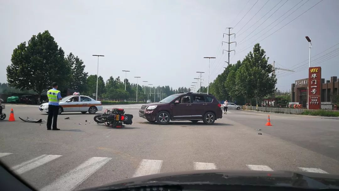 临汾这里发生一起车祸山西省临汾市尧都区尧庙镇神刘村,自从把路上的