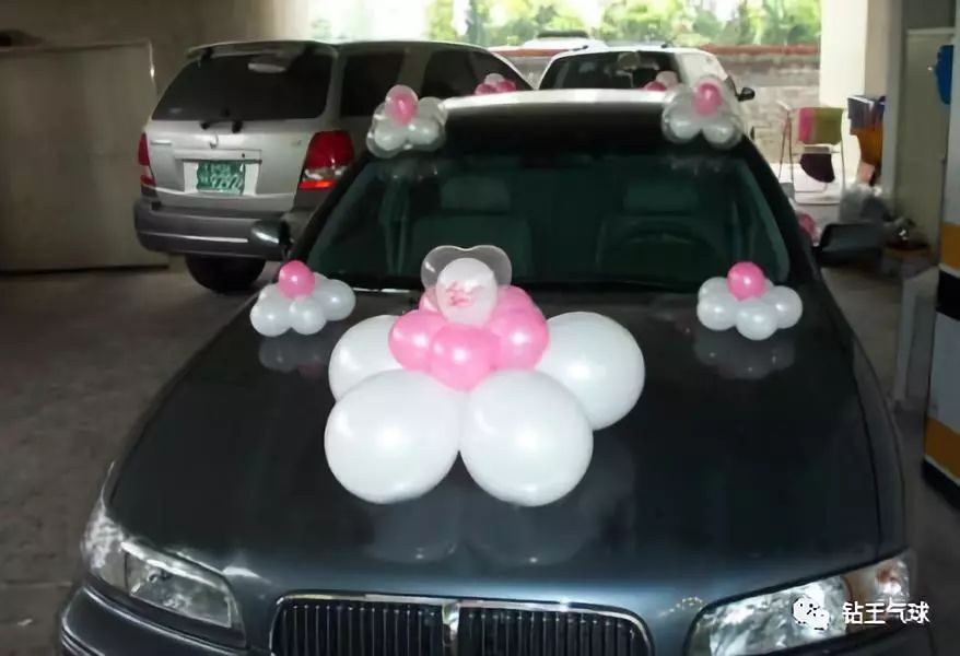 婚礼创意布置,讲究的是别致新颖,走心最重要-气球婚车