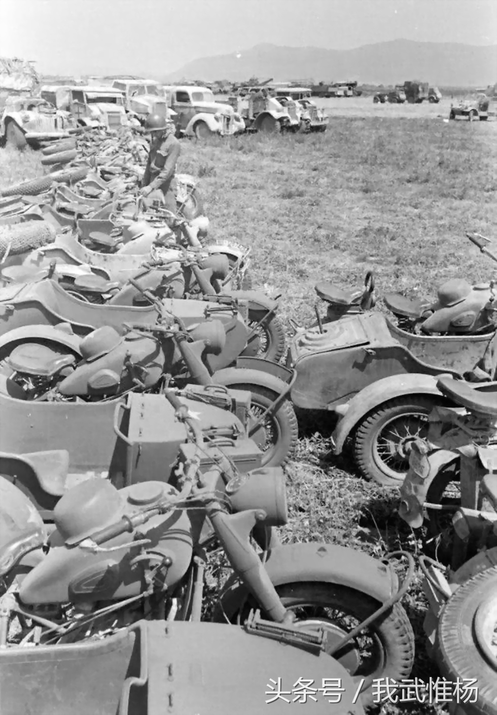 1943年美军展示缴获的德军武器鼓舞军民打击法西斯_搜狐军事_搜狐网