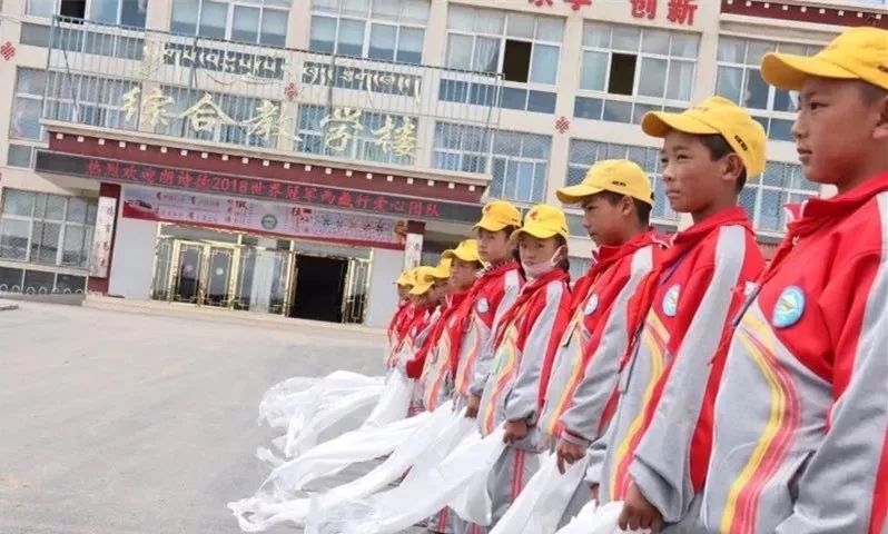 带给那曲市杭嘉中学,将健康饮水和冠军精神,来到"世界屋脊"西藏