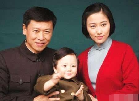 出生军人家庭,与妻子闪婚恩爱至今,现实生活中的极品男人