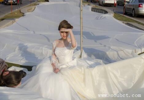 世界上最长的婚纱图片_世界上最漂亮的婚纱