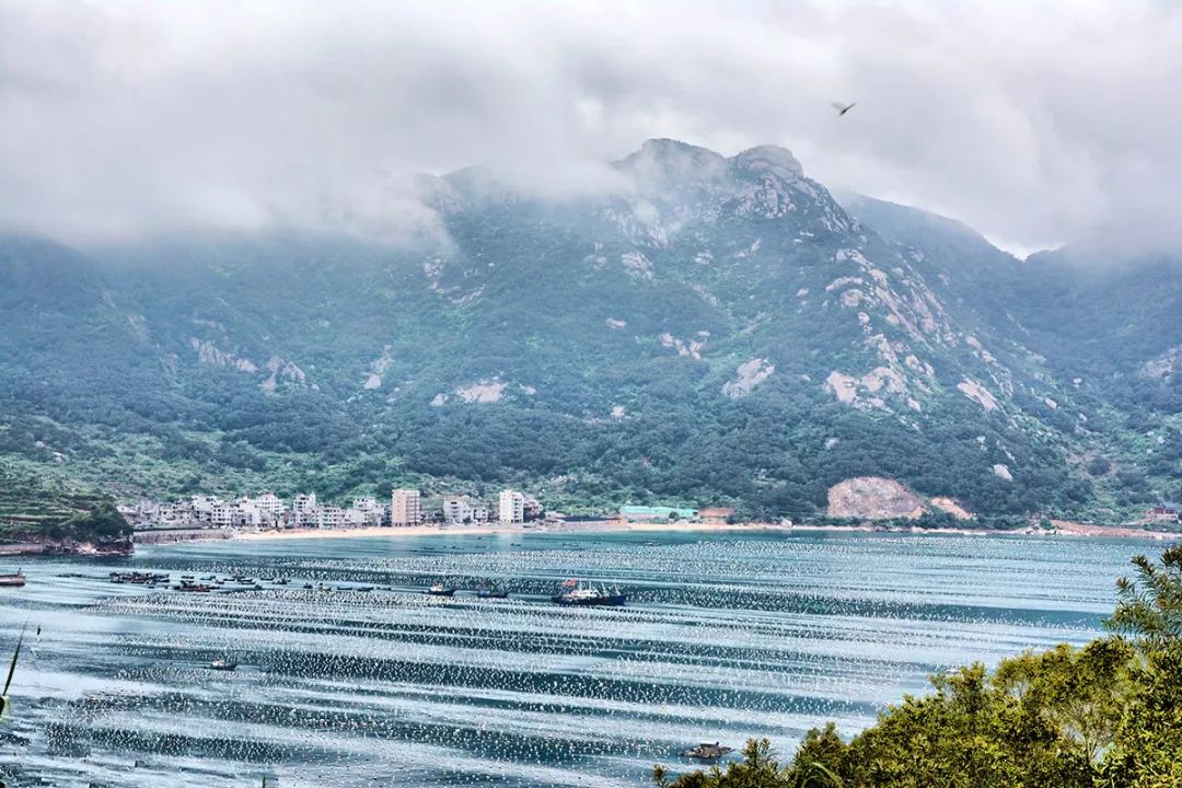 海滨村人口_天体村度假海滨浴场(3)