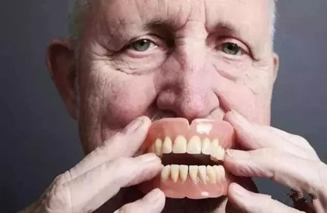 镶牙一年后牙疼怎么办