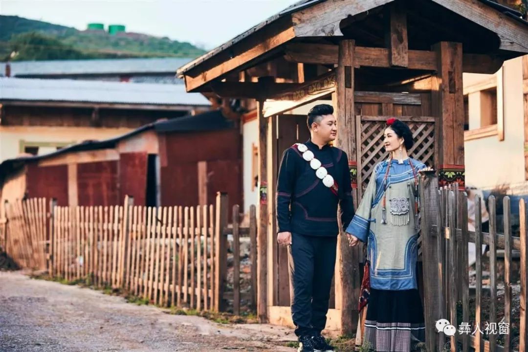 太阳部落组合成员,奥杰阿且&阿克阿碧婚纱照曝光,男才女貌太好看了!