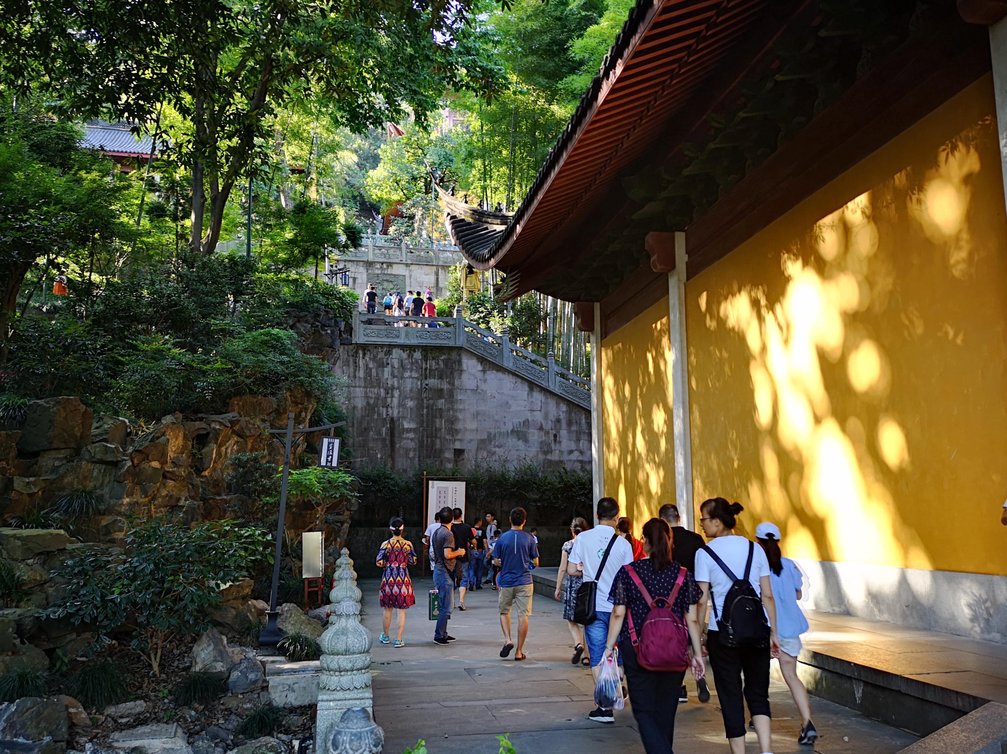 探访隐藏在杭州深山密林中的名寺古刹 历经1600多年,香火依然旺盛