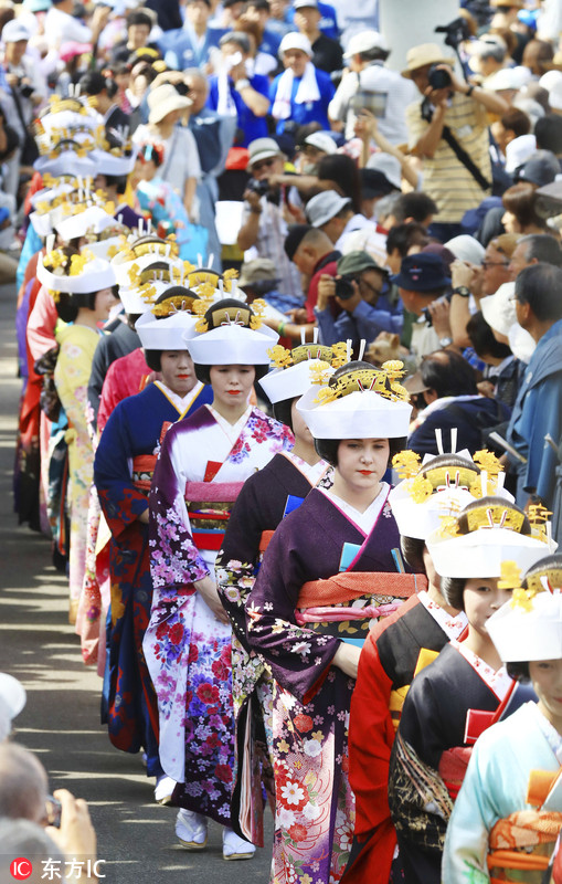 日本福岛举办传统活动 女子扮新娘祭祀祈求丰收健康