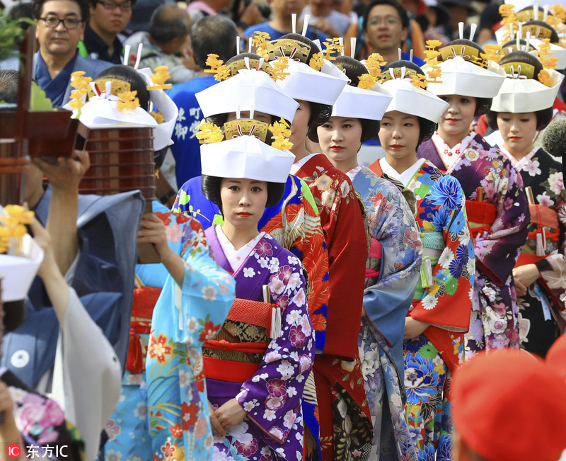 日本福岛举办传统活动 女子扮新娘祭祀祈求丰收健康