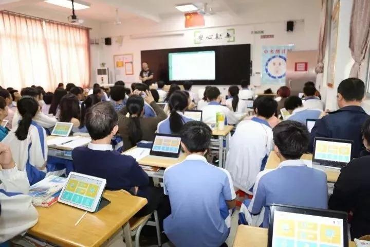 清远市博爱学校率先部署50间智慧课堂