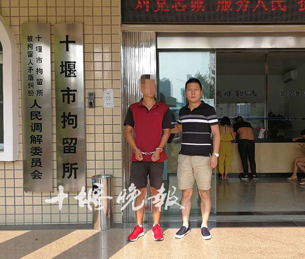 深圳高职院偷内衣_深圳高职院