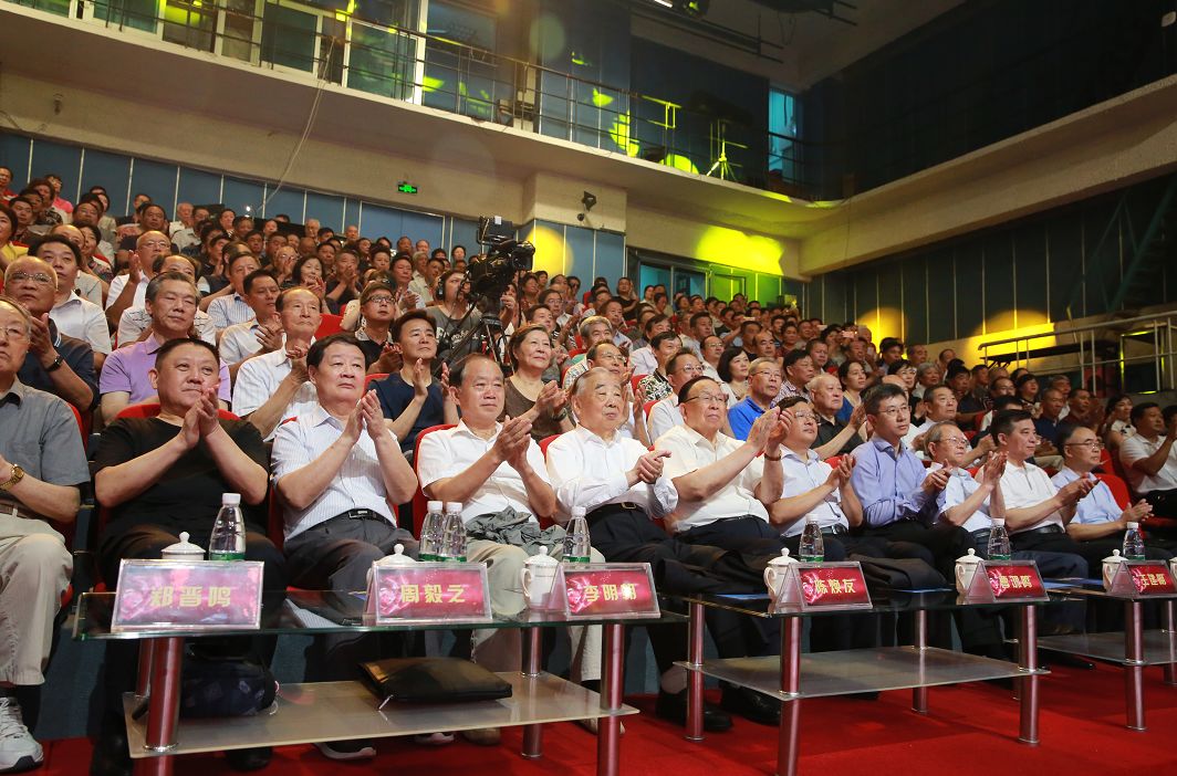 主任曹鸿鸣,常务副主任李明朝,副主任钱协寅,王学成,郭兴华,费伟康