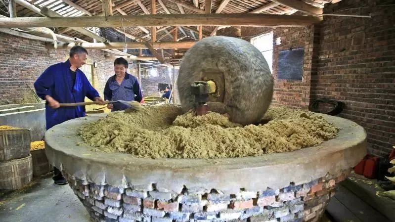 传统手工艾条制作技艺想让孩子感受传统技艺的精巧,学习工匠精神的