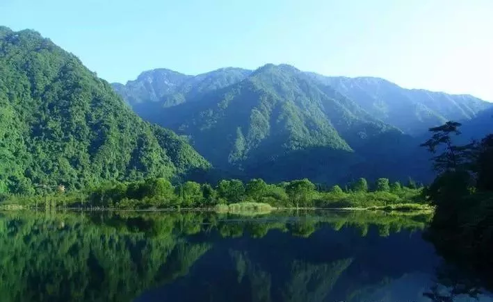 旅游 正文  地址:成都市都江堰市龙池镇虹口乡境内 交通: ①自驾:成都