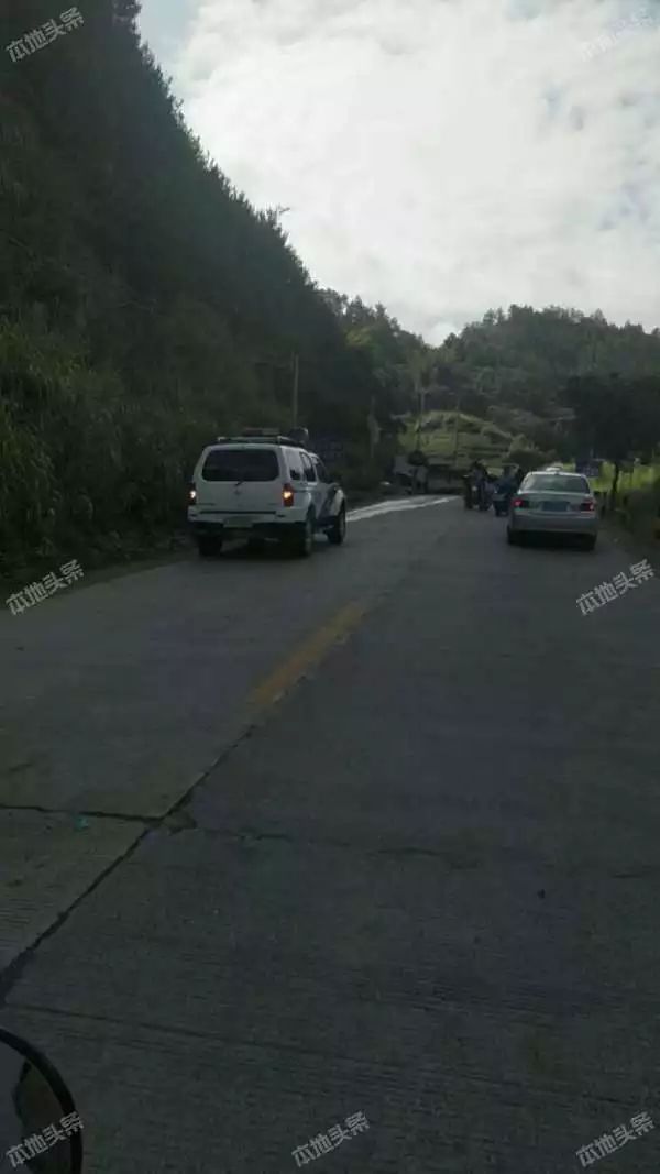 龙川县黎咀镇青溪水电站处发生一起车祸,现场.