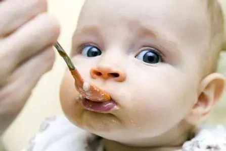 宝宝怎么吃辅食吃多少