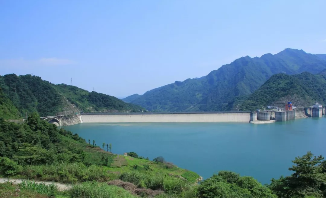 紫坪铺水库