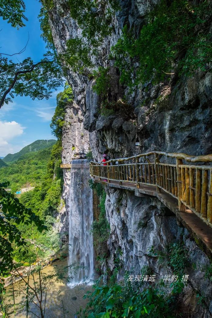 这里喀斯特峰丛连绵不绝, 溶洞暗河深藏地心, 在神峰关景区, 拥有