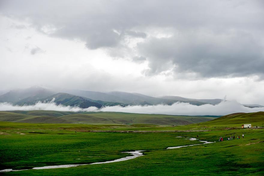 新疆地广走到哪里都是天高地阔的美景