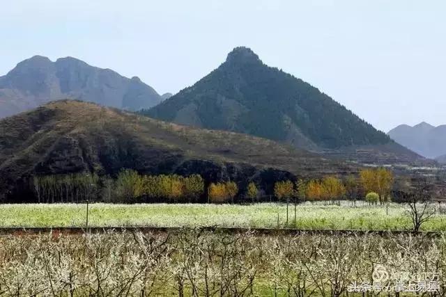 易县三座奇山