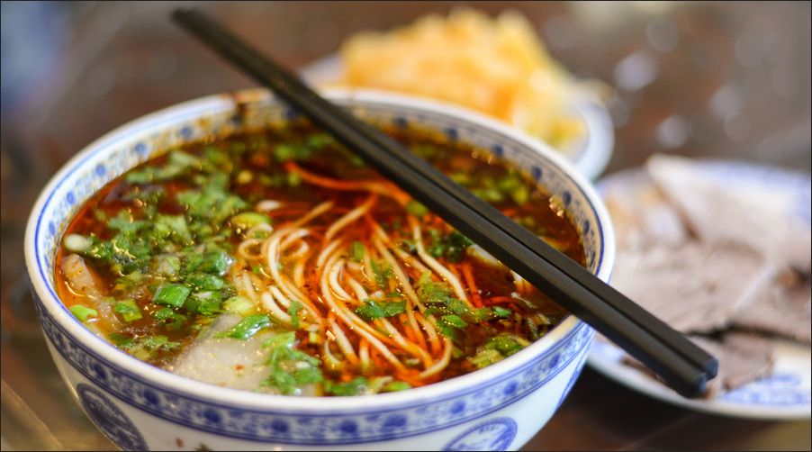 起甘肃美食,兰州牛肉面