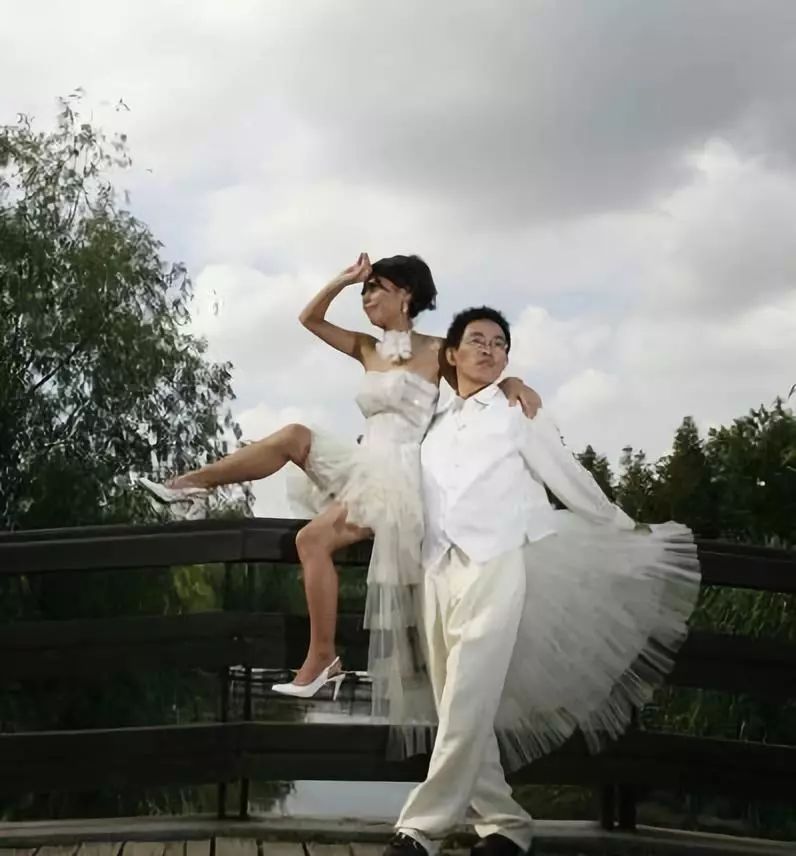 搞笑婚纱照图片_中式搞笑婚纱照图片
