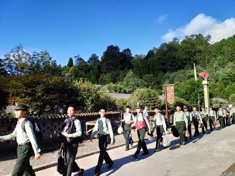 追寻红色足迹秉承革命精神广附东江中学第二届国防班井冈山社会实践