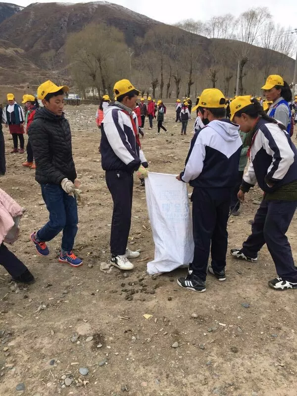 读普希金,读尼采,叔本华,周国平…但他永远都忘不了第一本启蒙书