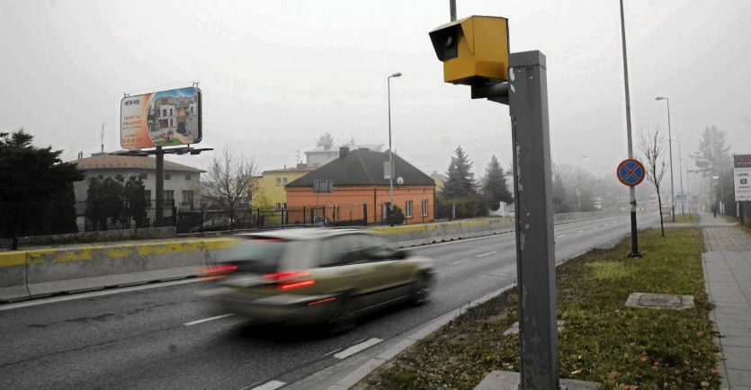 最近,波兰高速公路安装上了第一台测速雷达