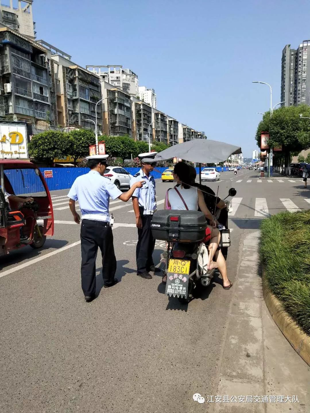 江安加大两轮,三轮违法载人整治行动,战果颇丰,已经有多名驾驶员遭了