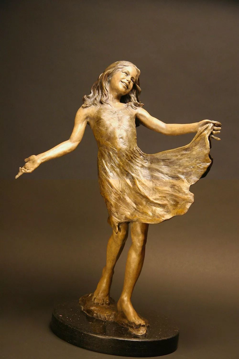 美女雕塑家angela,作品更美,人更美!