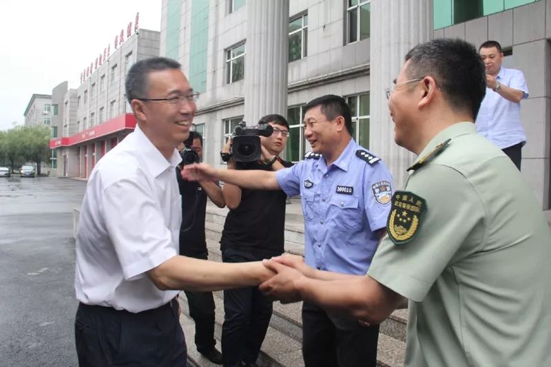 头条丨四平市委书记韩福春八一前夕带队慰问消防支队官兵